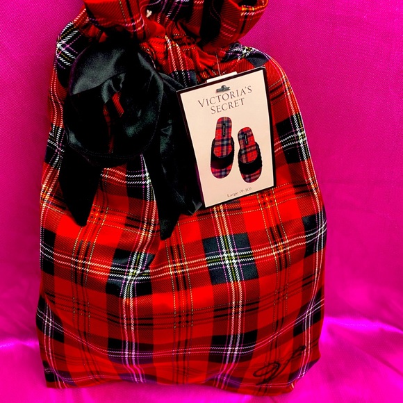 Victoria's Secret Shoes - VICTORIA’S SECRET SLIPPERS 🛍